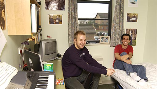 Woodlands Halls bedroom