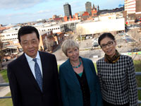 His Excellency Ambassador Liu Xiaoming with his wife and Professor Caroline MacDonald, Deputy Vice-Chancellor (Partnerships & Standards) His Excellency Ambassador Liu Xiaoming with his wife and Professor Caroline MacDonald, Deputy Vice-Chancellor (Partnerships & Standards)