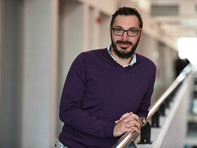 Professor Tim Thompson, Associate Dean (Learning and Teaching) . Link to Academic provides expertise on forensic science to the House of Lords.