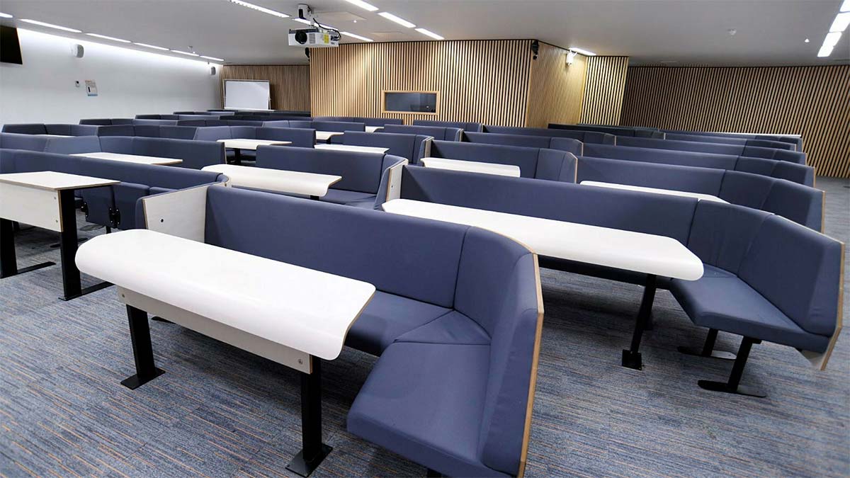 Curve lecture theatre