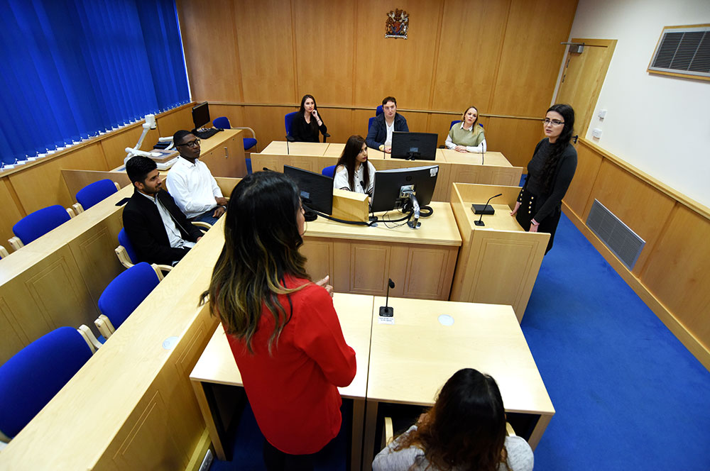 business_courtroom/001.jpg