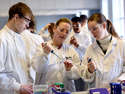 STEMulate12 session at Teesside University.. Link to Teenagers given a sample of what university has to offer.