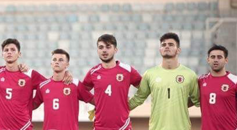 Richie Parral, centre, lining up for his country.