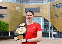 Boxing champion to share her story back home on Teesside