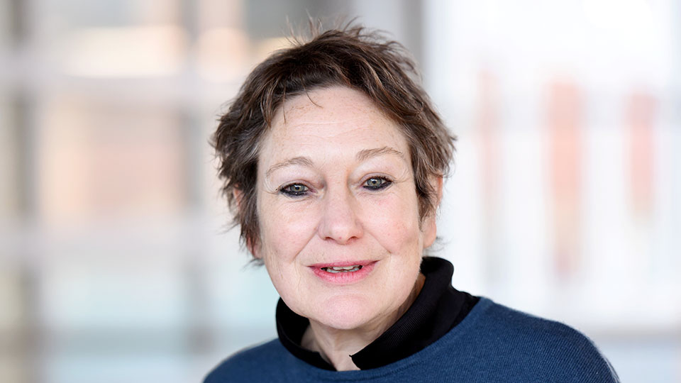 Dr Maggie Jackson