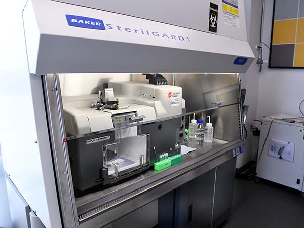 Beckman Coulter MoFlo Astrios EQ Flow Cytometer