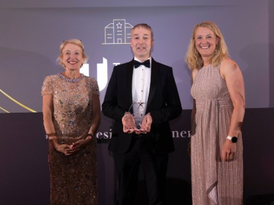 Dr Andrew Bingham (centre). Link to Dr Andrew Bingham (centre).