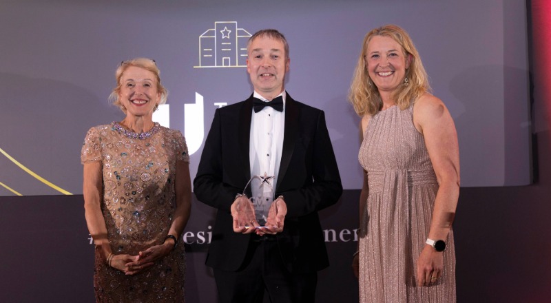 Dr Andrew Bingham (centre). Link to Dr Andrew Bingham (centre).